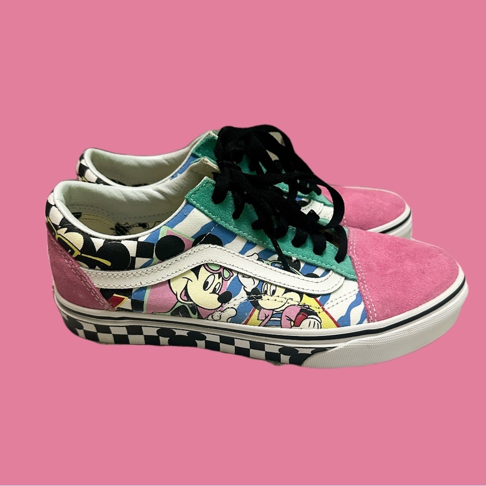Vans Disney Women’s Sneakers with Yellow and Pink Accents size 7’.5